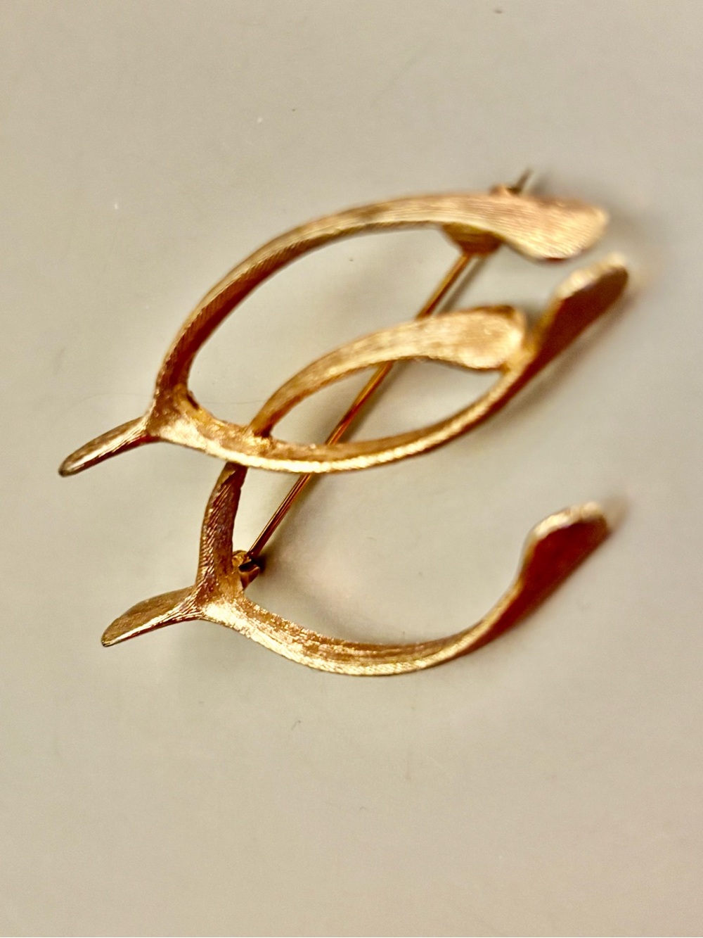 Judy Lee signed double wishing bone brooch